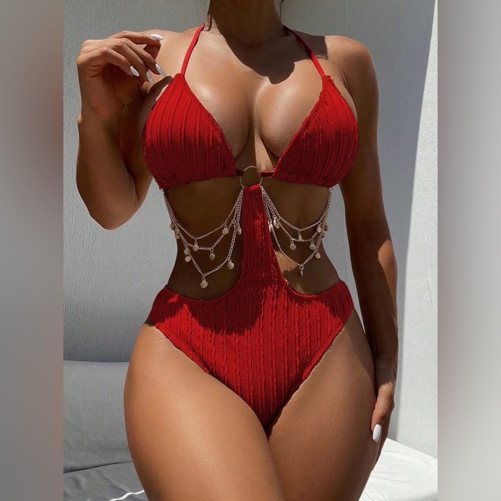 NEW WDIRARA Women's One-Piece Halter Neck and Chain Swimsuit